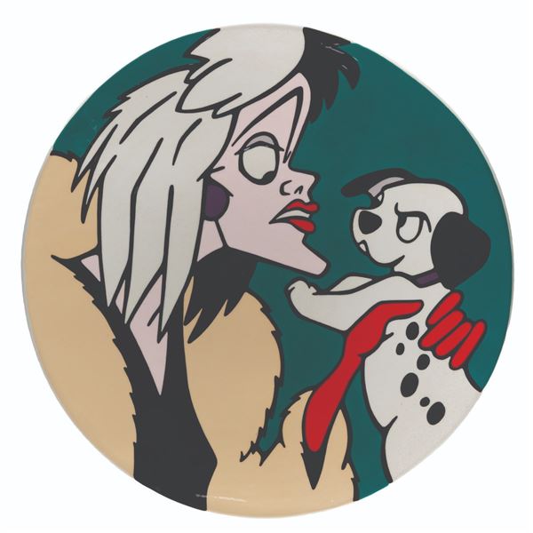 A Cruella de Vil Charger Plate.
