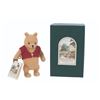 Image 3 : A Winnie the Pooh "Pocket Pooh" R. John Wright Doll.