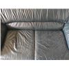 Image 3 : Dark Green Leather Loveseat
