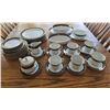 Image 1 : Noritake Vienna 2796 China Dinnerware Set