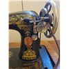 Image 5 : Singer Treadle Sewing Machine with Cabinet