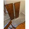 Image 6 : Wood Dining Table and 4 Chairs, 40x40