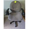 Image 1 : Gray Fabric Adjustable Office Chair