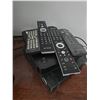 Image 3 : Sanyo LCD-32XR16 32-Inch LCD TV with Remotes