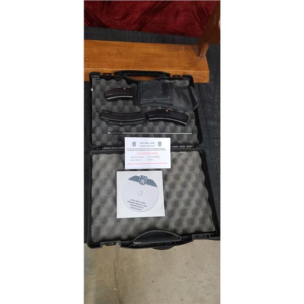 CZ SCORPION 61 COMBAT 7.65MM KIT LESS PISTOL, 3 MAGAZINES, MAG POUCH, CLEANING BRUSH CD, HARD CASE