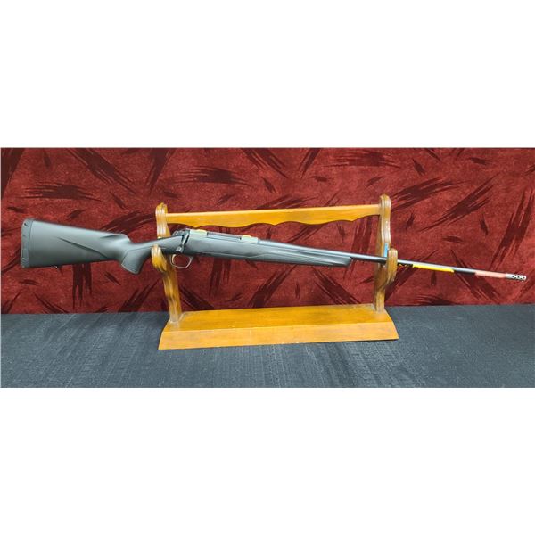 BROWNING 7MM REG.MAG. COMPOSITE HNTER BOLT ACTION, 26" BLUED BARREL WITH MUZZLE BRAKE, BLACK SYN. ST