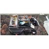 Image 2 : 5 PAIRS OF ASSORTED SUNGLASSES
