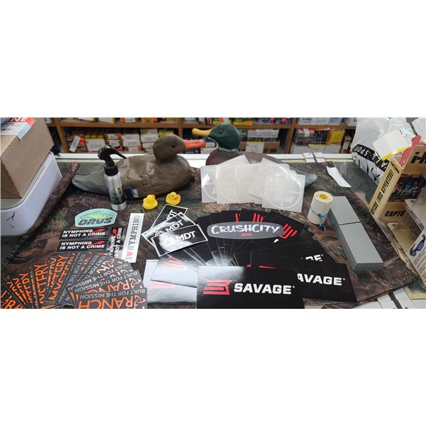 2 INFLATABLE DUCK DECOYS, LOT OF LEUPOLD MDT, MYSTERY RANCH + SAVAGE STICKERS + OTHER