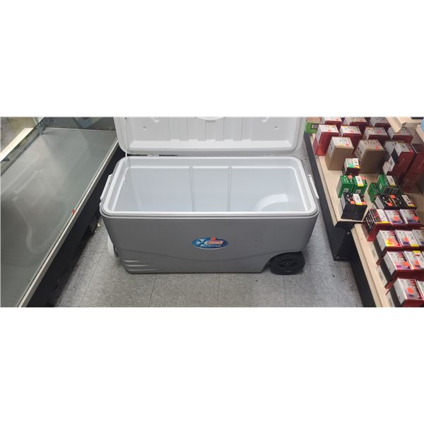 COLEMAN XTREME COOLER ON WHEELS - FLOOR MODEL