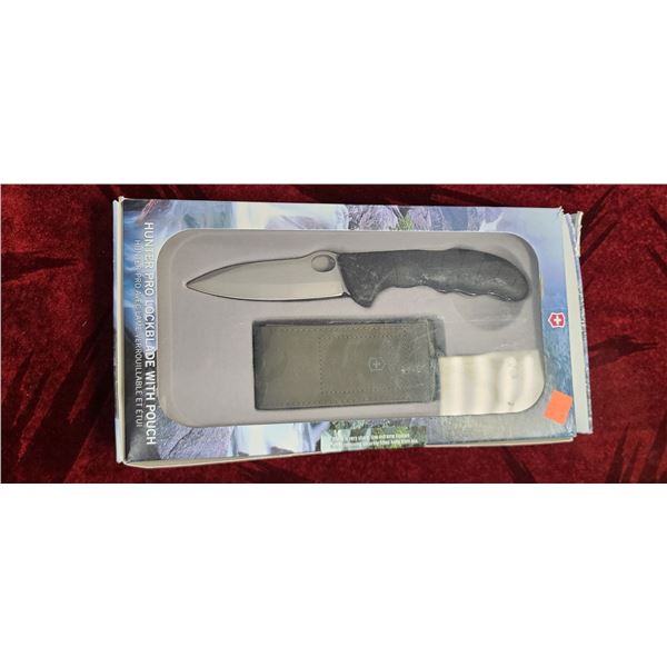 HUNTER VICTORINOX SWISS ARMY PRO LOCK-BLADE W/NYLON POUCH (NON-SERRATED FOLDING KNIFE)