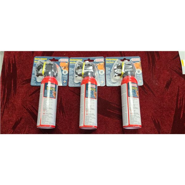 3 ULTRA BEAR DETERRENT, COUNTER ASSAULT, RQANGE UP 10 METERS, EMPTIES IN APPX 7 SEC MADE IN THE USA