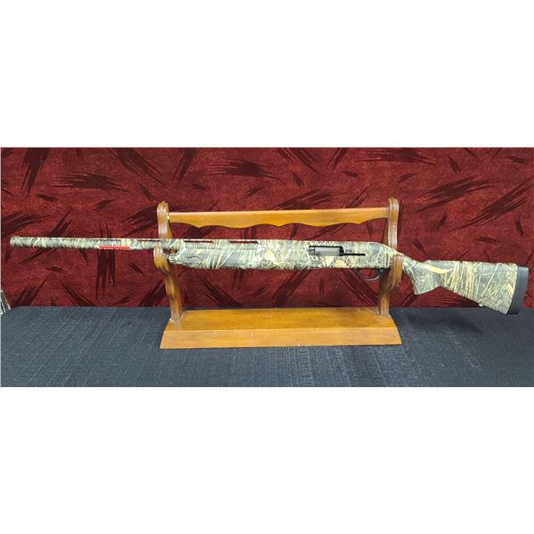 WINCHESTER LEFT HAND 3.5" 12 GAUGE WATERFOWL MAX-7 SEMI AUTO VENT RIB FIBER OPTIC SIGHT C/W 3 CHOCKS