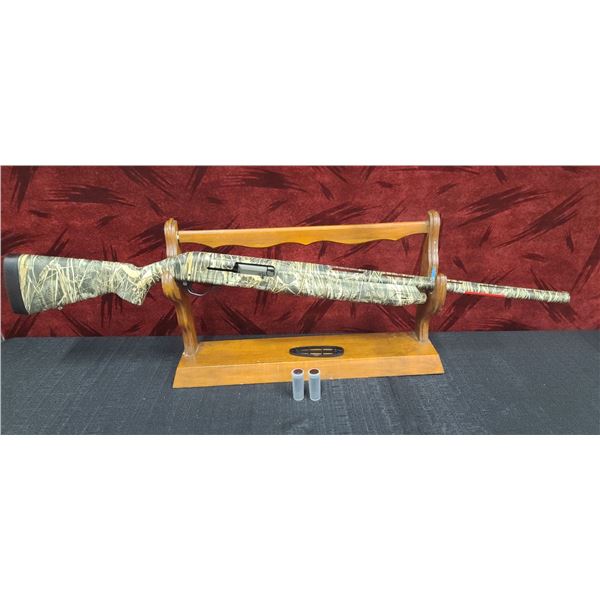 WINCHESTER SUPER X4 SEMI-AUTO 12 GAUGE WATERFOWL MAX-7 3.5 " 26" BARREL VENT RIB, C/W FIBER OPTIC SI