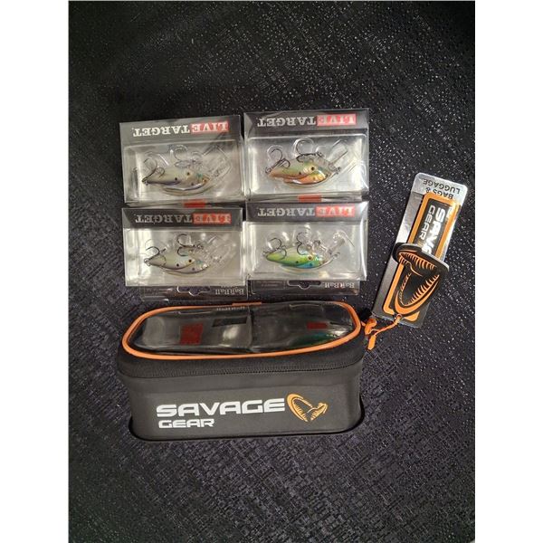 SAVAGE GEAR WATER RESISTANT CASE FOR YOUR LURES COMES WITH 4 FISHING LURES