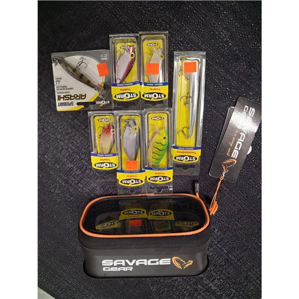 SAVAGE GEAR WATER RESISTANT CASE FOR YOUR LURES COMES WITH 7 FISHING LURES