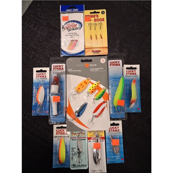 LOT OF VARIOUS FISHING LURES & STRINGER HOOKS 11 CNT.