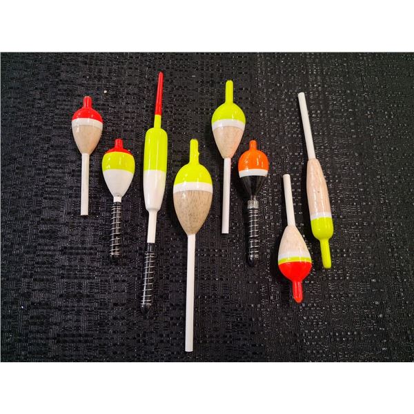 LOT OF BALSA FLOATS COMES WITH THE PLASTIC CASE THEY ARE IN