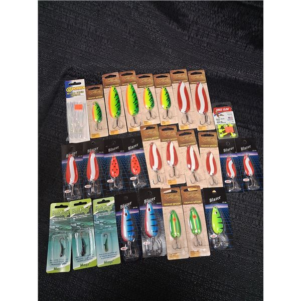 LOT OF ASSORTED FISHING LURES, PKG JIGHEADS 27CNT