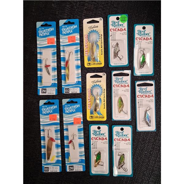 LARGE LOT ASSORTED MIX FISHING LURES REEF RUNNER, CICADES PETSPSOON SWEDISH PIMPLE  12 CNT
