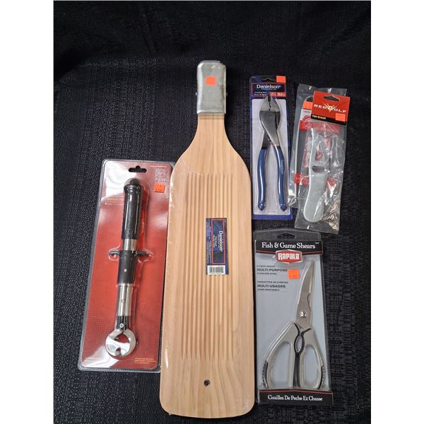 BERKLEY FISH GRIPPER, CLEANING BOARD, PLIERS A LOT FOR ALL YOUR CLEANING NEEDS CNT6