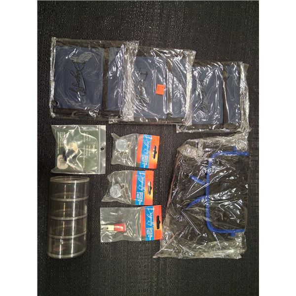MIX OF POUCHES X4 STACKING HOOK HOLDERS,NIPPER, ZINGER X3 (8 PIECE)