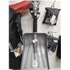 Image 1 : 5 SNOW SHOVELS 2 WITH EXTENTIONS