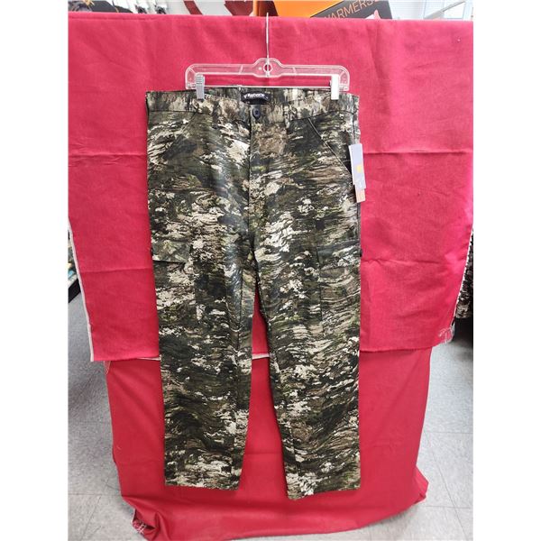 HUNTSWORTH JACKET MED. WITH MATCHING  LG. PANTS