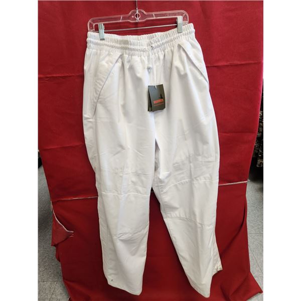 1 WILDFOWLER FLEECE WHITE PANTS SIZE 3XL AND 1 WILDFOWLER FLEECE WHITE PANTS SIZE 4XL
