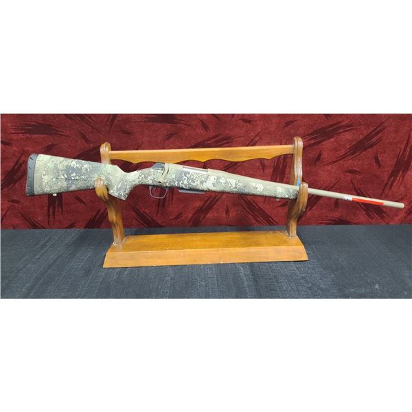 WINCHESTER 243 WIN. XPR HUNTER STRATA BOLT ACTION, 22" FDE CERAKOTE BARREL, TRUE TIMBER CAM SYN. STO