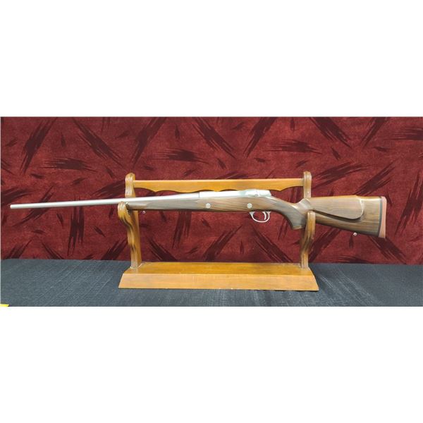 SAKO 300 WIN MAG, 90 HUNTER, BOLT ACTION, 24.5" SS BARREL, WALNUT STOCK, SAKO SCOPE MOUNT, RECOIL PA