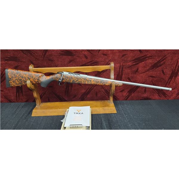 TIKKA 7MM REM. T3X LITE ROUGH TECK EMBER BOLT ACTION, FLUTED SS 24.4" BARREL, ORANGE WEB ON BLACK SY