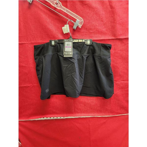 3 LADIES WILDERNESS  LG PANTS, 2-UNDER ARMOUR SIZE LG & 2XL SHORTS