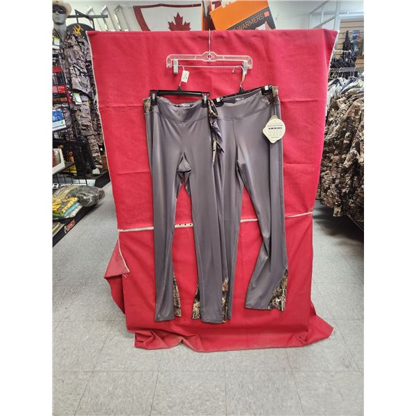 2 WILDERNESS DREAMS LADIES SIZE MED. & LG