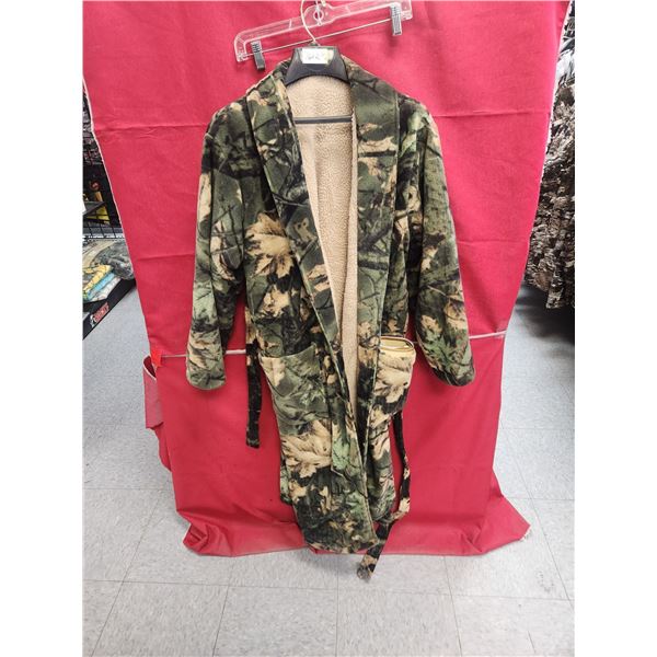 2 LADIES FLEECE CAMO HOUSE COAT