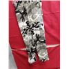 Image 2 : 5 LADIES SIZE 16 SNOW CAMO PANTS