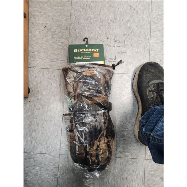 3 BUCKLAND OUTFITTERS WINTER GLOVES XL