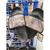 Image 2 : 6 BROWNING SANDELS 2-10, 1-9, 2-8 AND LADIES 6, C/W BLUE BOOT STAND