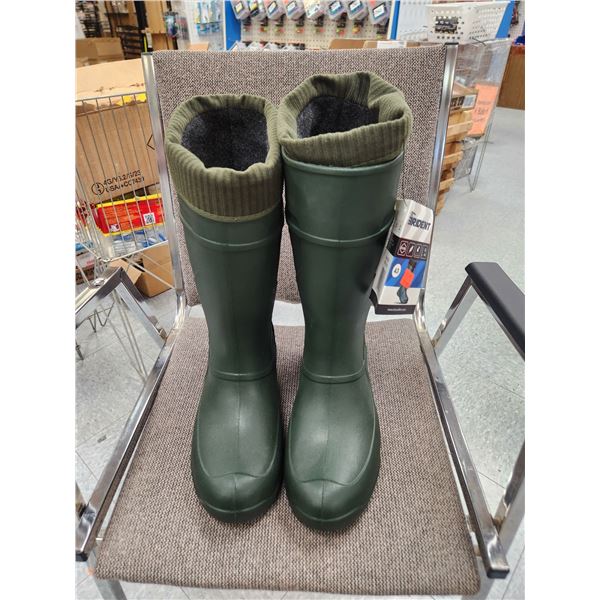 3 TRIDENT EVA LIGHT WEIGHT BOOTS SIZE 43, GREEN C/W LINERS