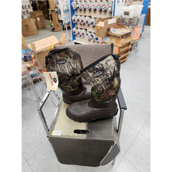 2 SIZE 9 TOGGS AMPHIB. 5 MM CAMO MUD HOGG BOOTS