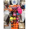 Image 1 : 36 QIK PAC BY TRESPASS ULTRA LIGHT RAIN GEAR C/W STAND