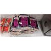 Image 4 : 16 PACKAGES OF ASSORTED WOOD CHIPS