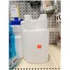 Image 2 : 17 WATER BOTTLE & BOTTLE HOLDER
