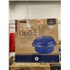 Image 3 : 2 ENAMEL WARE 5 QT. COOK POT WITH LID + 2-14" ROASTING PANS