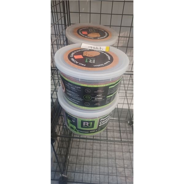 4 TUBS OF POWER STATION FALL ACCORN BUCK ATTRACTANT