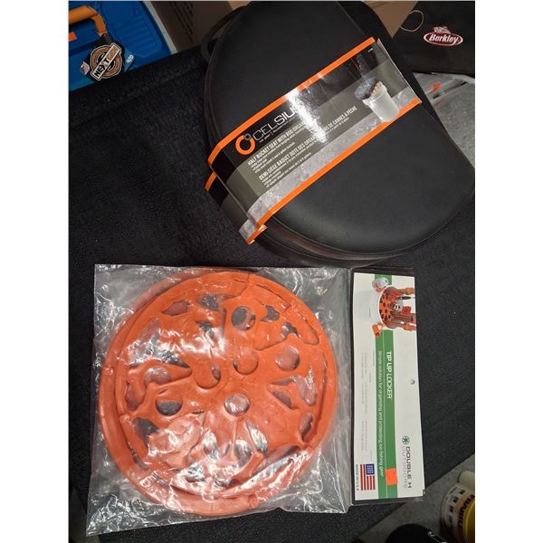 CELSIUS HALF BUCKET SEATS (2), DOUBLE H, TIP-UP LOCKER (2) - 4 ITEMS TOTAL