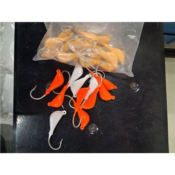 1LB OF ASSORTED BANANA HEAD JIGS 1OZ.