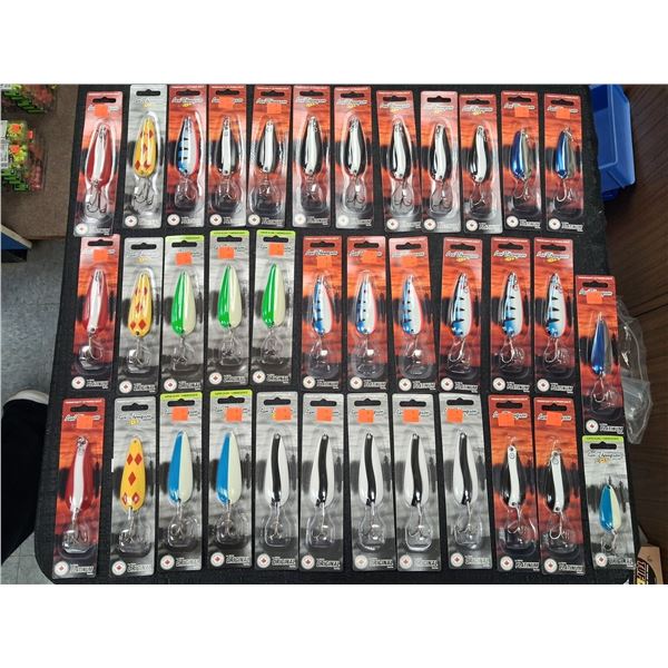 MASSIVE LOT OF ASSORTED LEN THOMPSON HOOKS MOST #1& #2 - 36PC