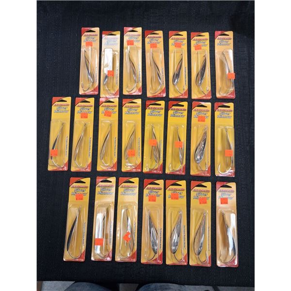 SILVER MINNOWS 1/8OZ JOHNSON'S ORIGINAL WEEDLESS HOOK - 22PC