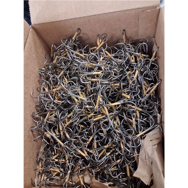 LARGE LOT OF 4/10 TREBLE HOOKS BRONZE