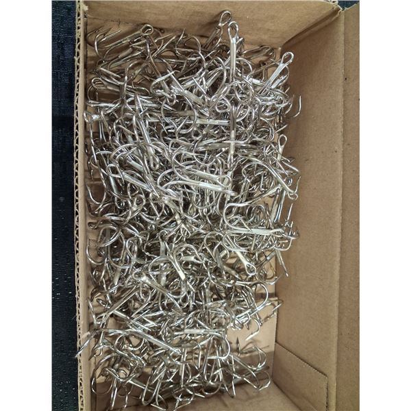 LARGE LOT OF 4/10 TREBLE HOOKS